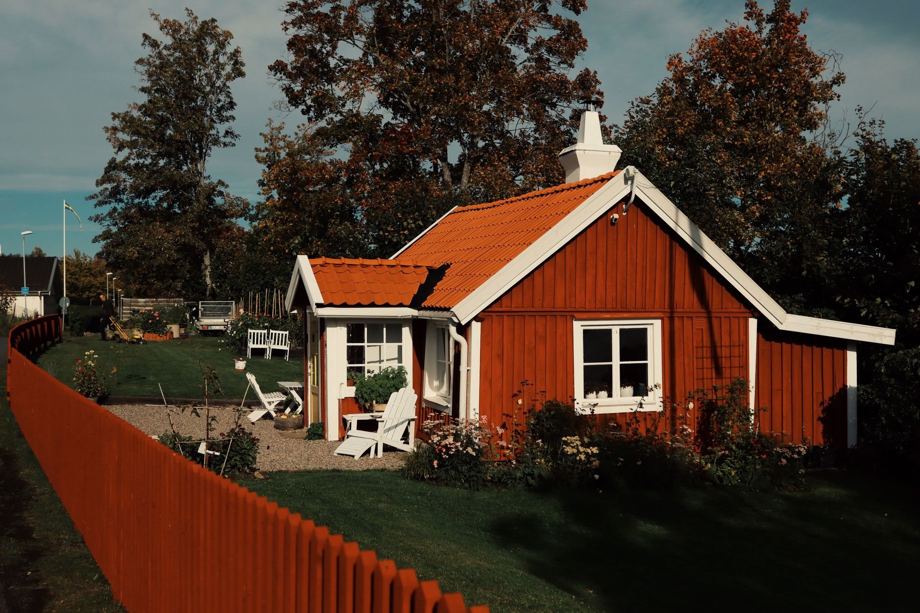 Detached accessory dwelling unit built as a backyard cottage